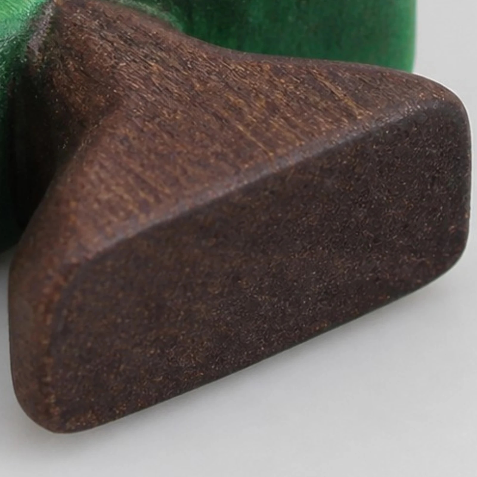 Rounded wooden base edge detail